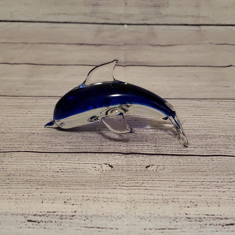 Glass Dolphin - Picture 1 of 4